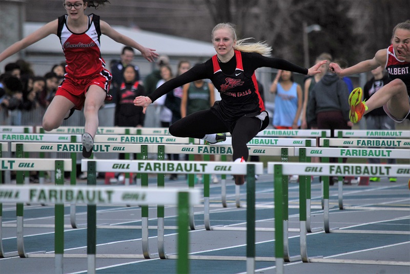 Kaly+Banks+clears+the+hurdles+ahead+of+her+competition