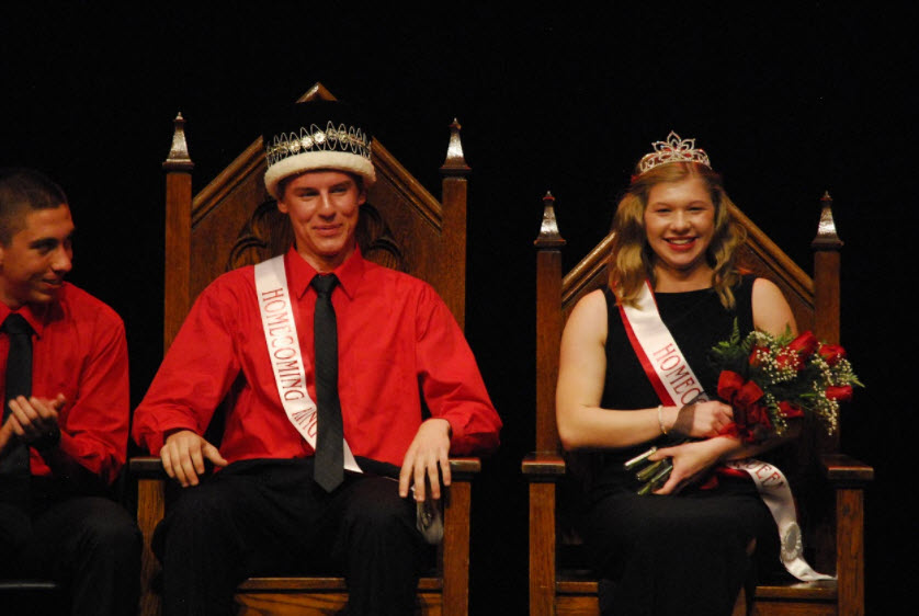 Queen Grace Hall and King Grant Schlichting