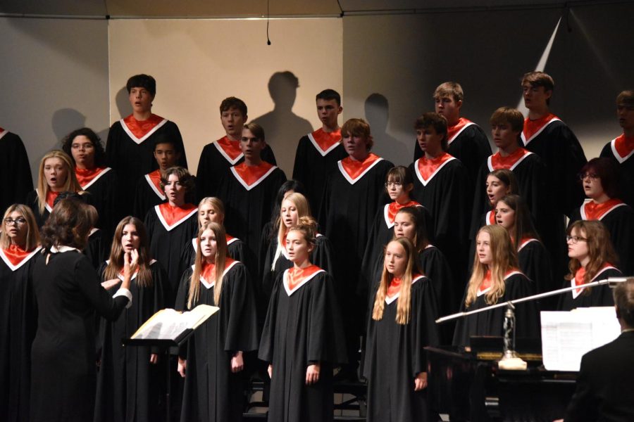CFHS+choir+members+sing+their+hearts+out+at+the+last+concert+of+the+year.+