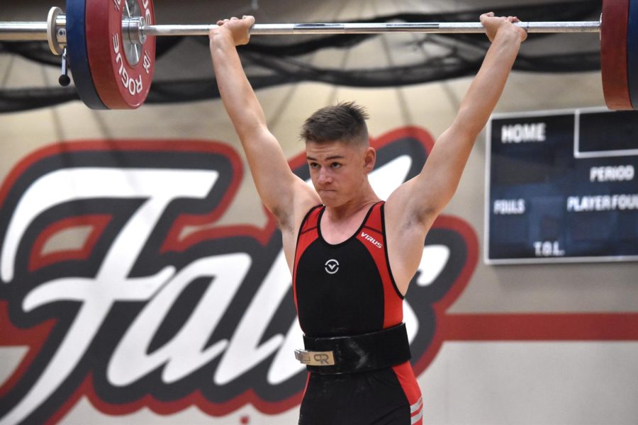 August Wagner completes his clean and jerk successfully at 116 kilos.