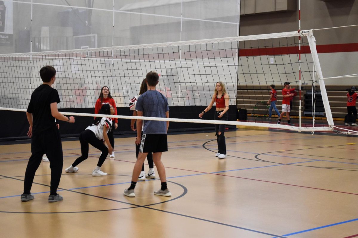CFHS students play volleyball during their homecoming activities. 