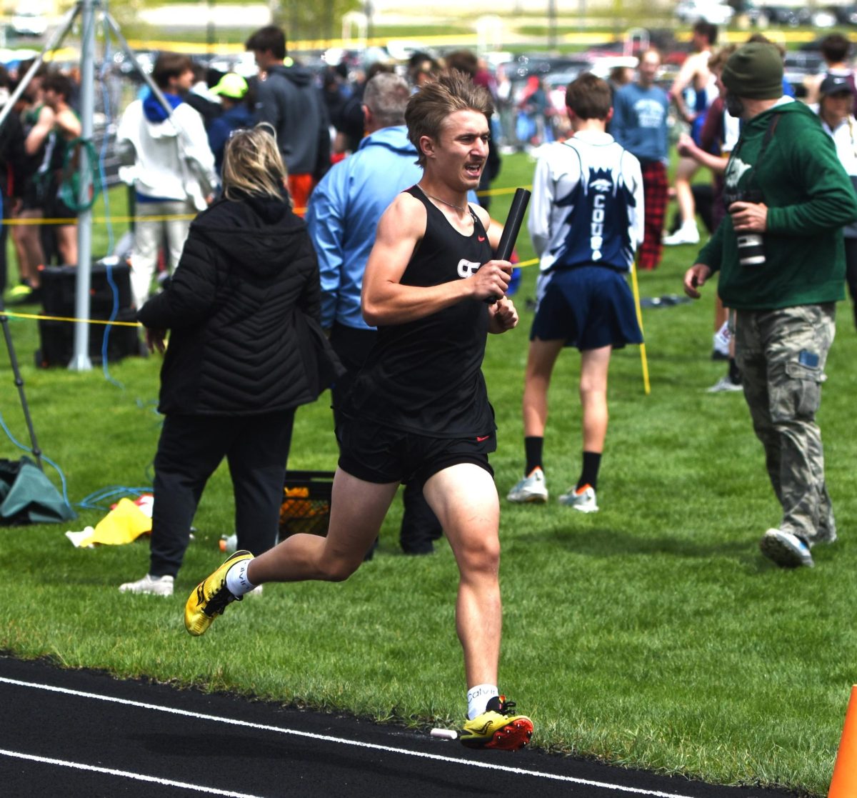 Axel Rapp during the boys' 4x800 relay race at the True Team meet on May 5.